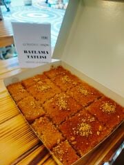 HOYDİ 28 FINDIK ÖZEL BATLAMA TATLISI  3 KG  (SADECE ŞEHİRLERARASI OTOBÜSLER İLE TERMİNAL TESLİM)