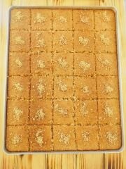 HOYDİ 28 FINDIK ÖZEL BATLAMA TATLISI  3 KG  (SADECE ŞEHİRLERARASI OTOBÜSLER İLE TERMİNAL TESLİM)